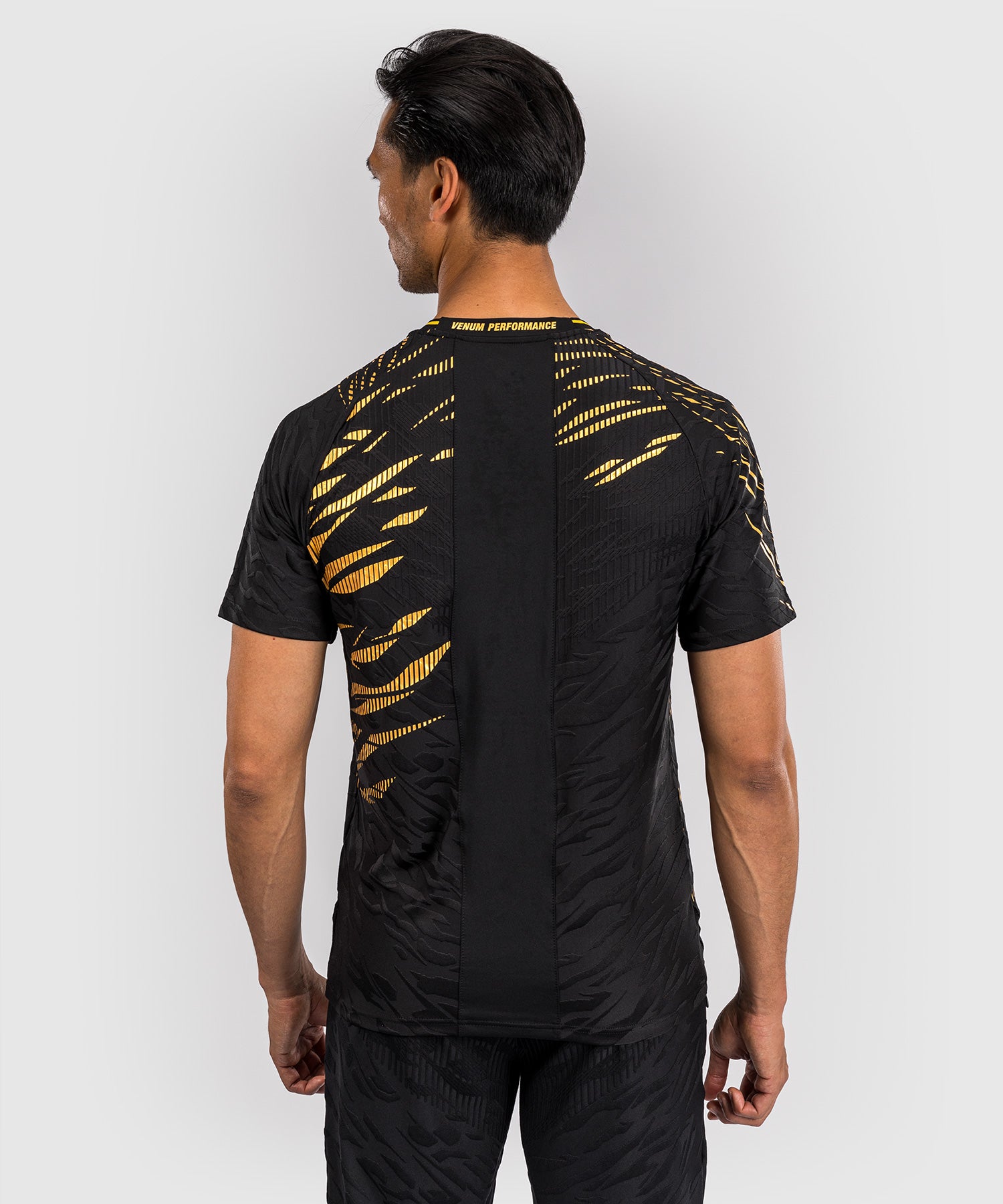 UFC Fusion by Venum Authentic Fight Night レースTシャツ