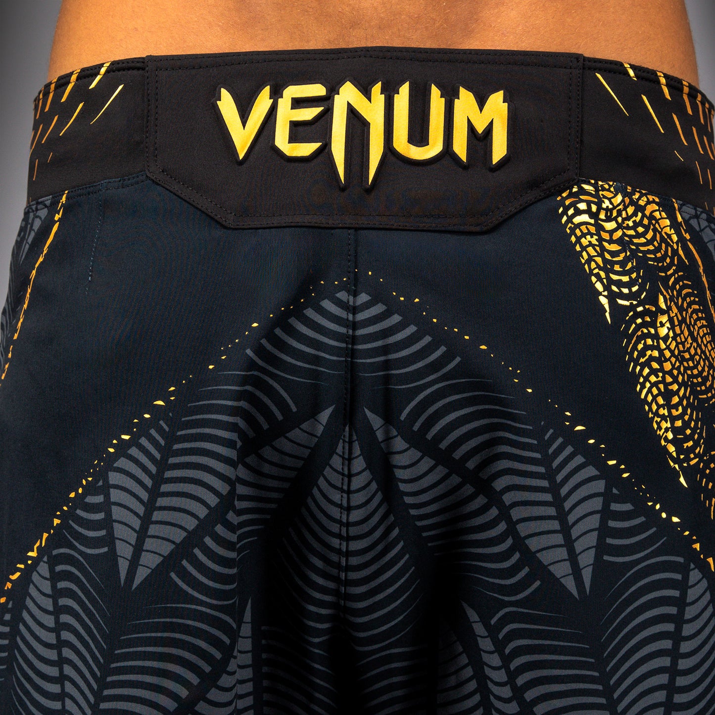 UFC Zenith by Venum Authentic Fight Night グラディエーターファイトショーツ メンズ - チャンピオン