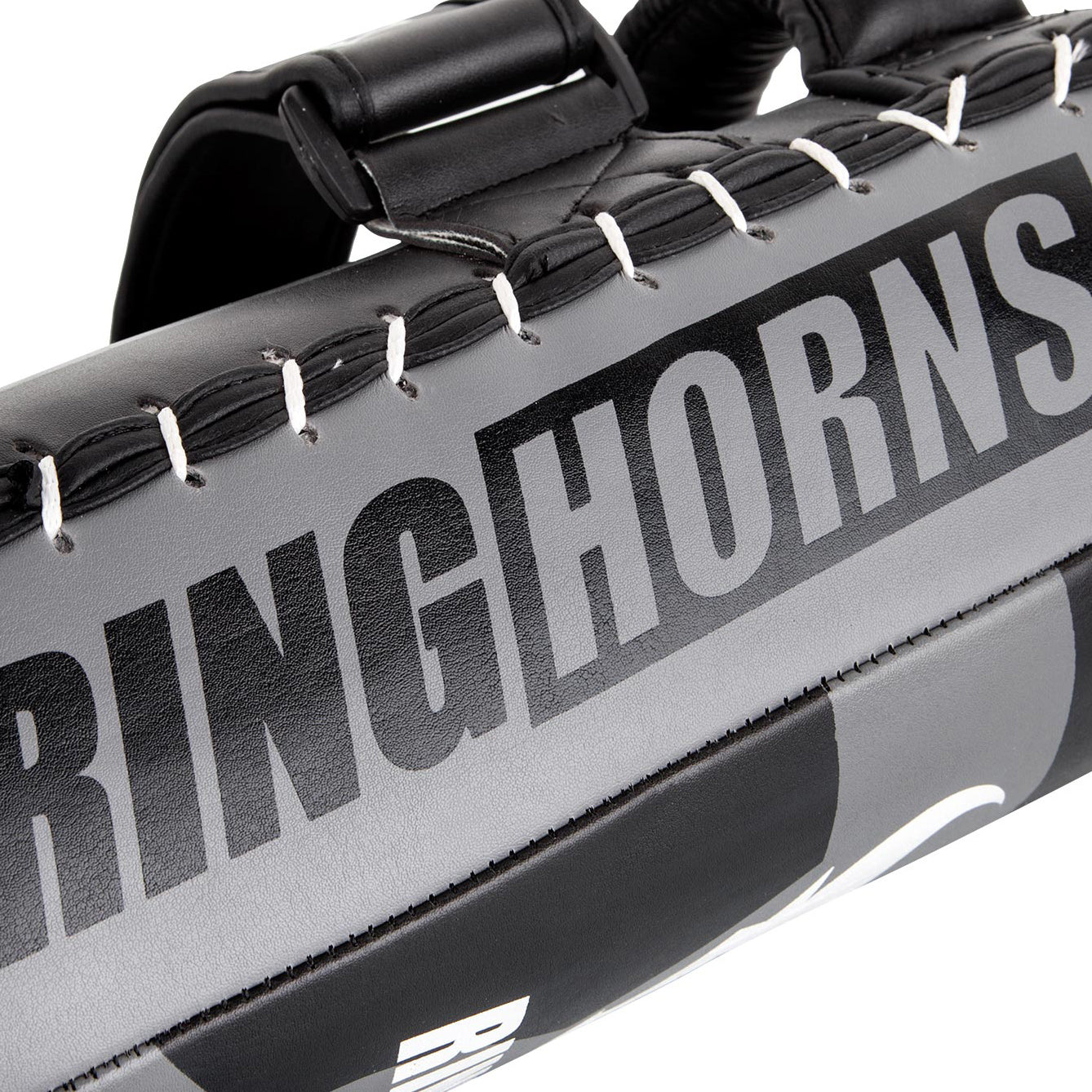 Ringhorns Charger by Venum キックパッド：ブラック