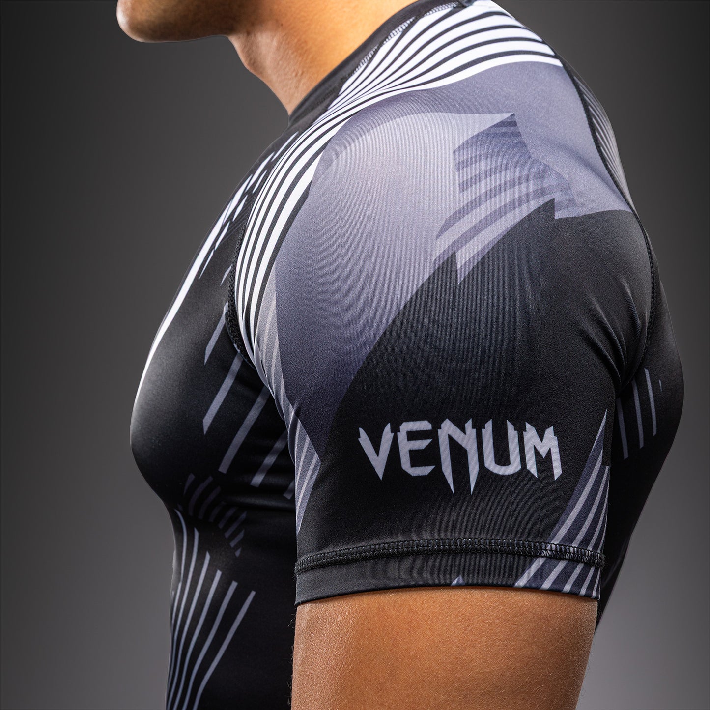 Venum No-Gi 6.0 半袖ラッシュガード ブラック/ホワイト
