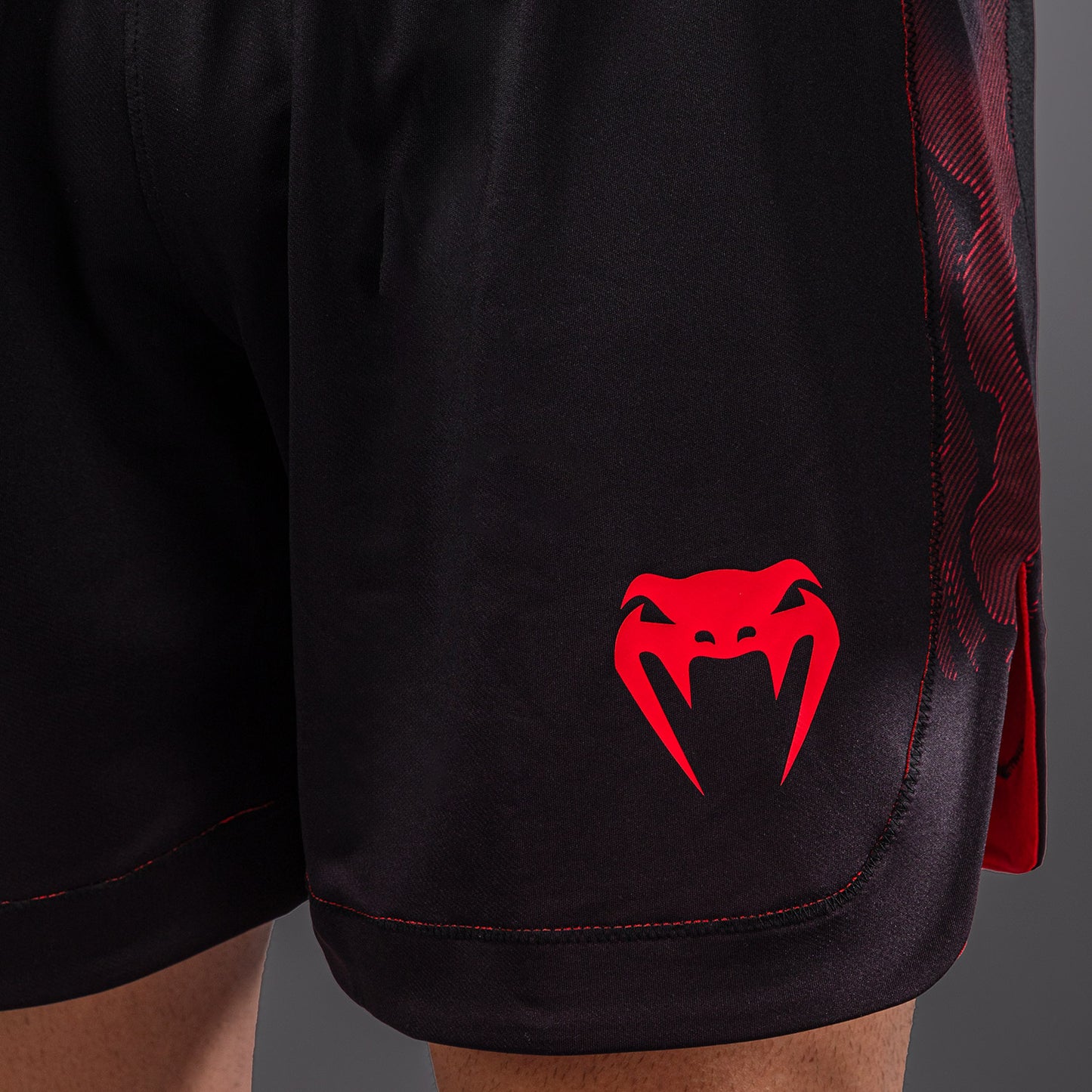 Venum Spectre ボクシングショーツ – ブラック/レッド