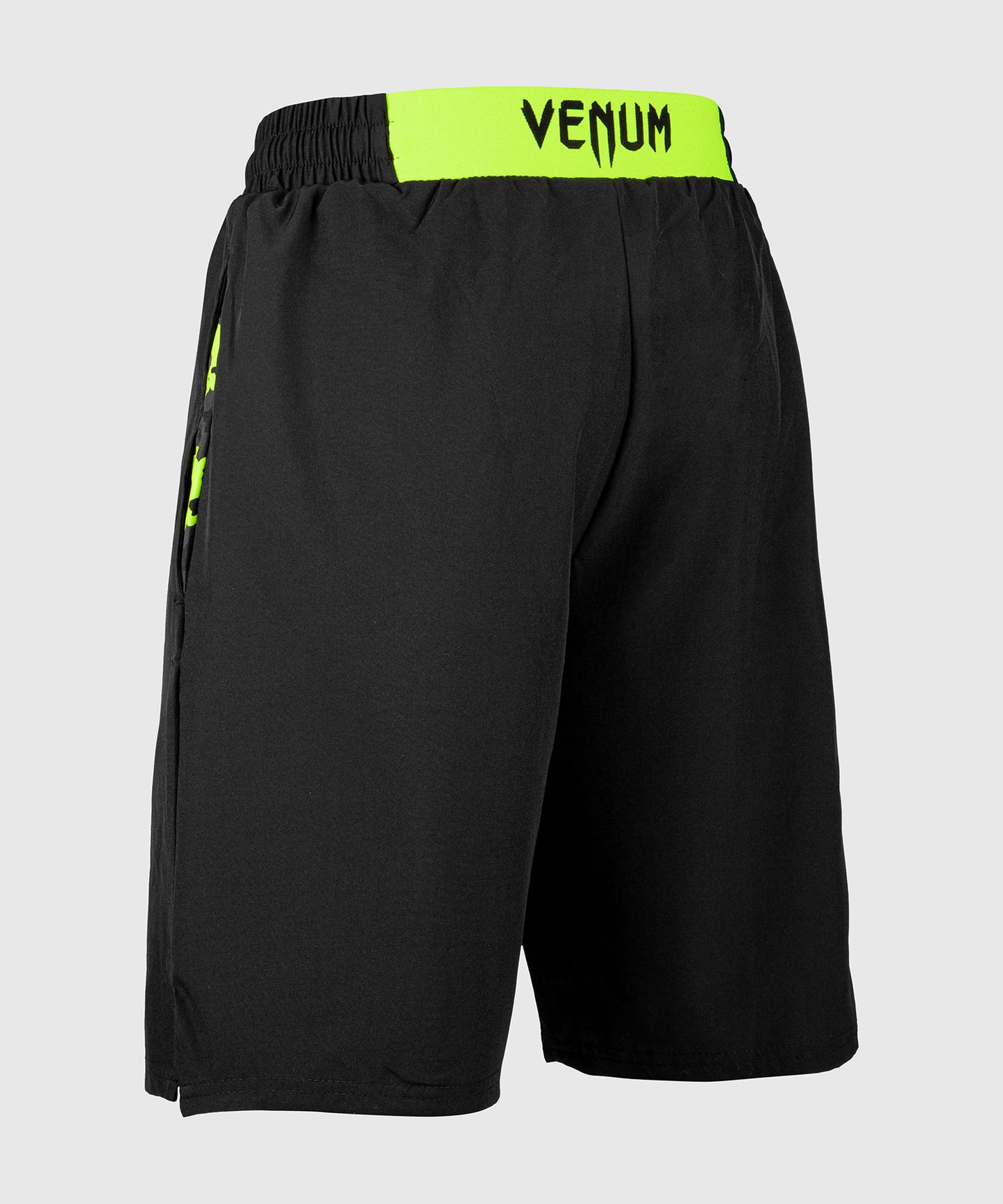 Venum Classic トレーニングショーツ - ブラック/ネオ・イエロー