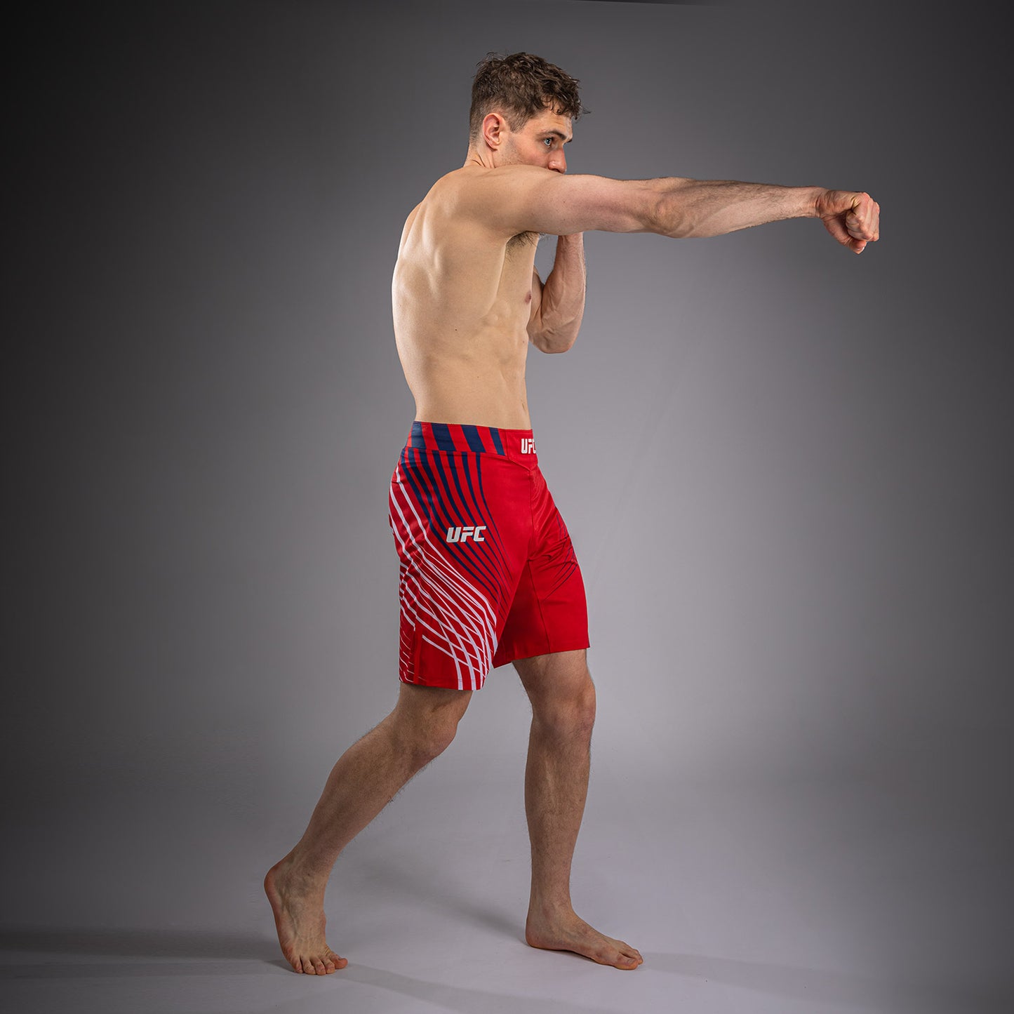 UFC Freedom 250 by Venum メンズ Custom Authentic Fight Night ファイトショーツ ロングフィット - レッド