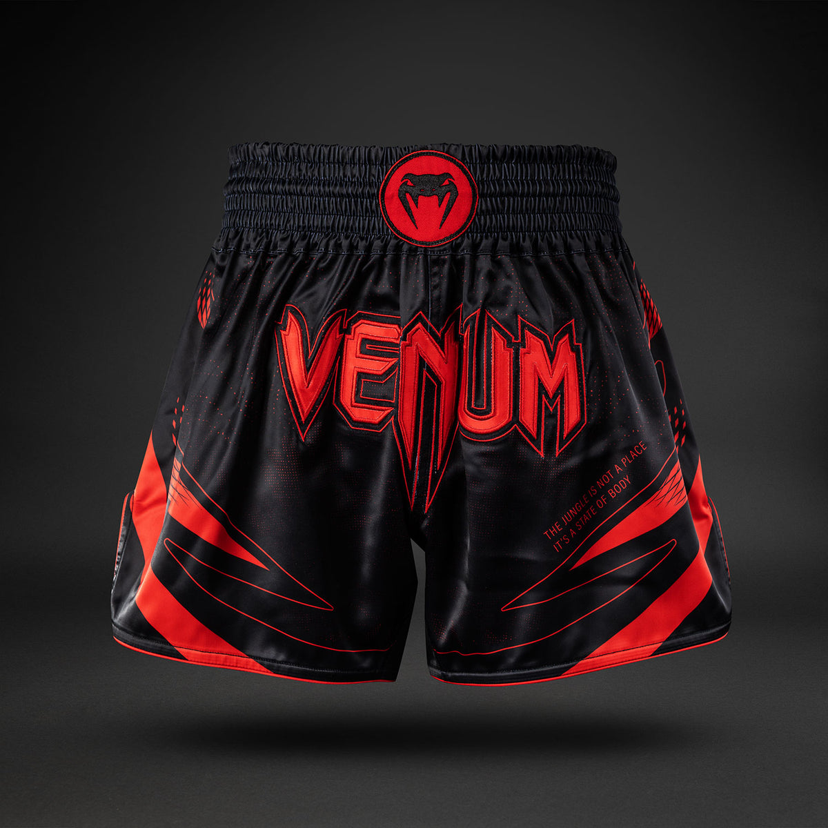 Venum Amazonia Reborn ムエタイショーツ - ブラック/レッド