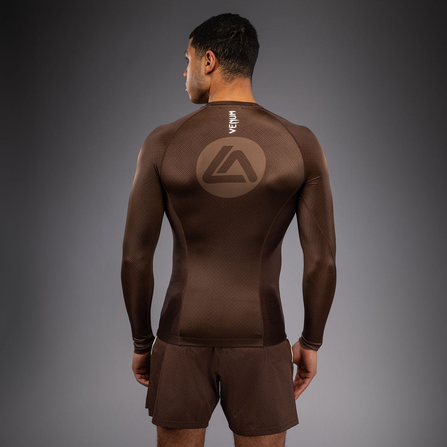 Venum x Roger Gracie Academy 長袖ラッシュガード - ダークブラウン