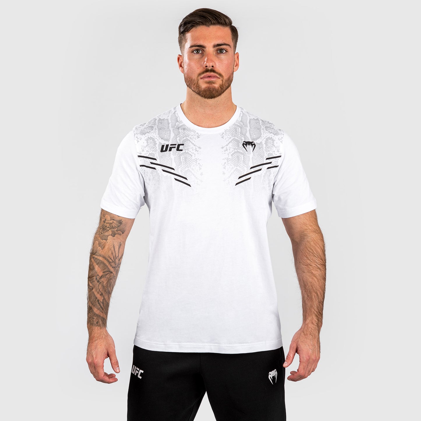 UFC Adrenaline by Venum Replica メンズ半袖Tシャツ - ホワイト