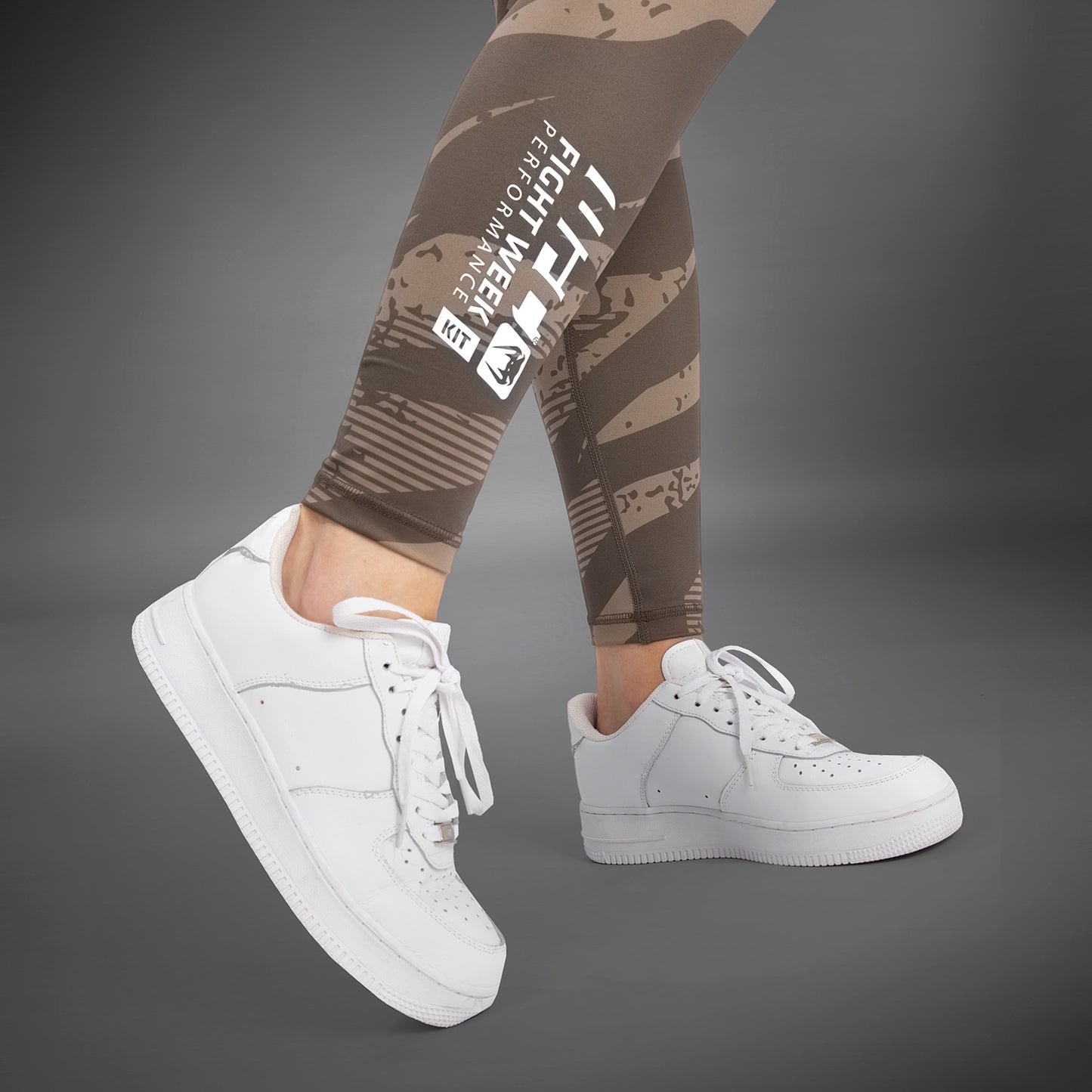 UFC Adrenaline By Venum Fight Week - 女性用パフォーマンスタイツ - Desert Camo