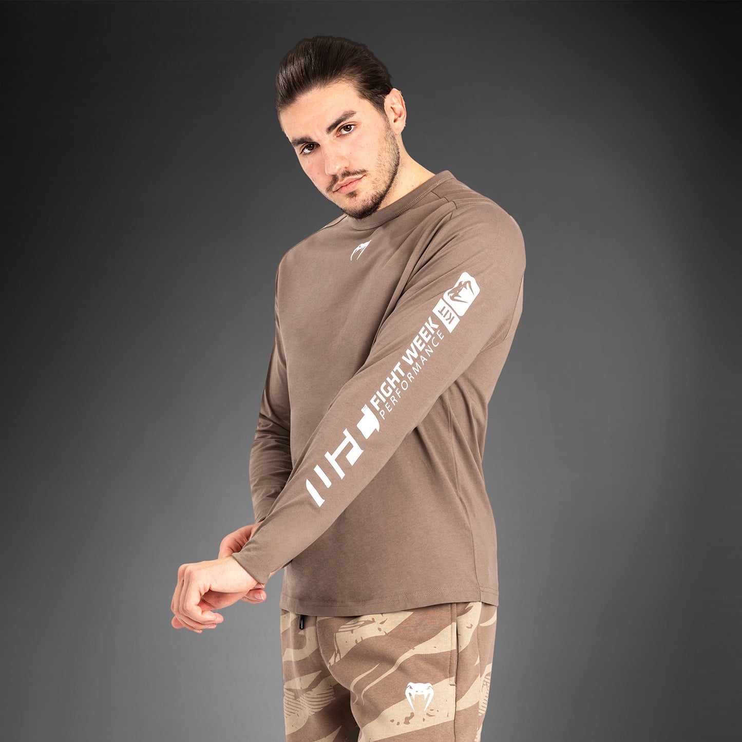 UFC Adrenaline By Venum Fight Week - メンズロングスリーブTシャツ - Bronze