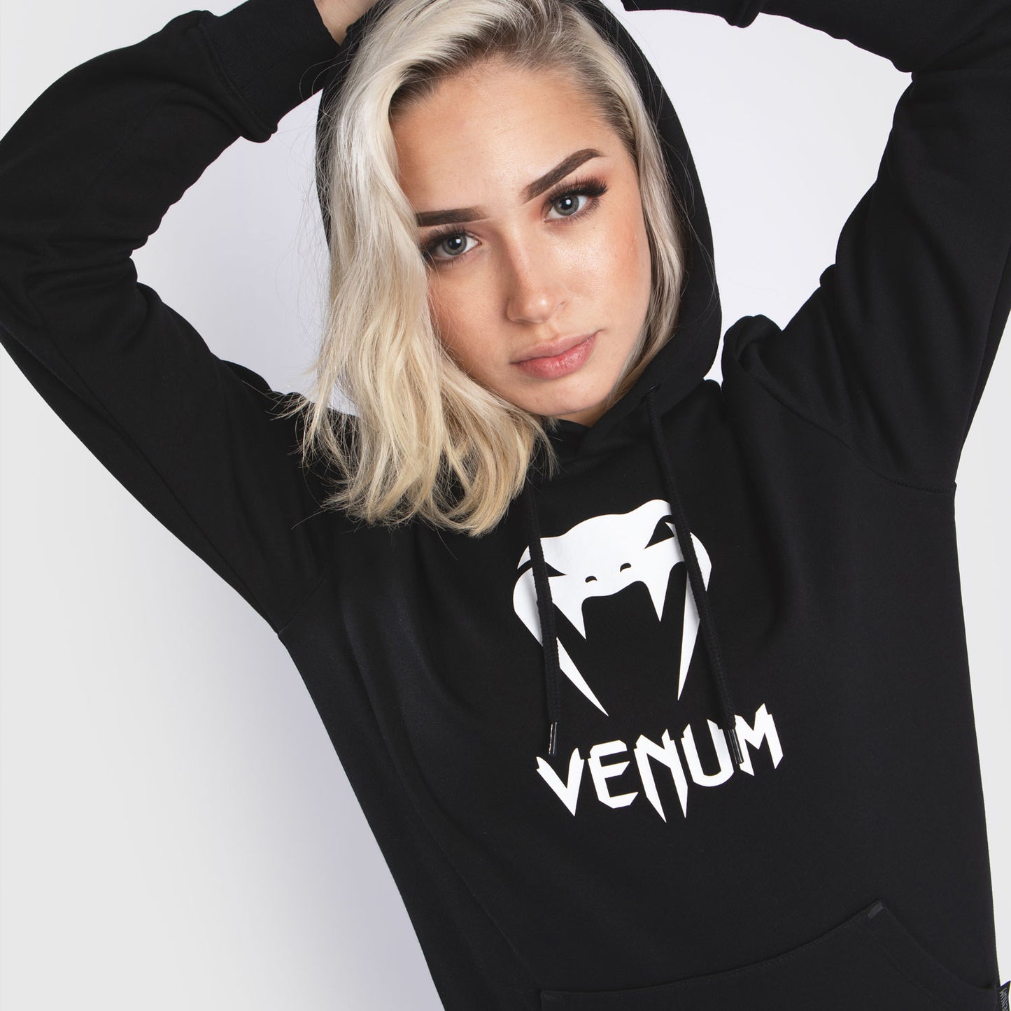 Venum クラシックフード付きスウェットシャツ-女性用 -ブラック