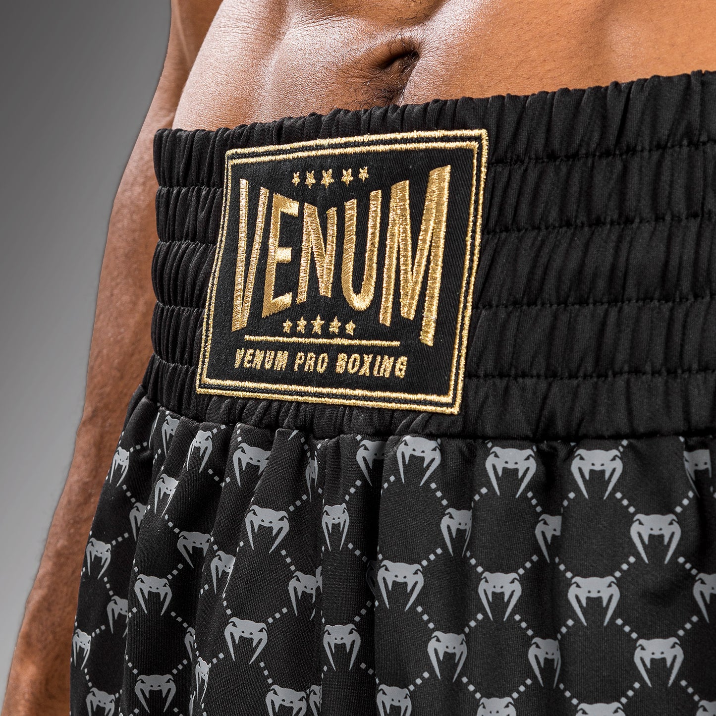 Venum モノグラム ボクシング ショーツ - ブラック