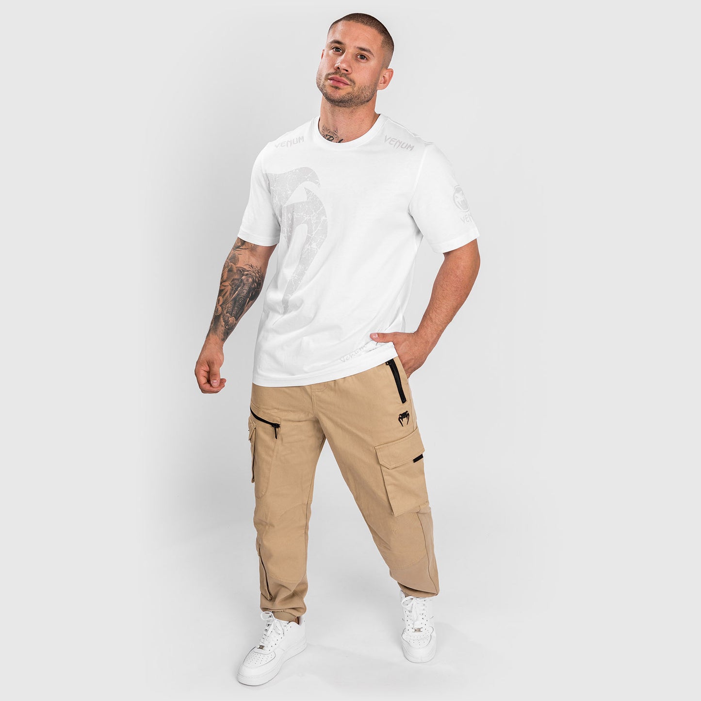 Venum Giant Tシャツ レギュラーフィット - ホワイト