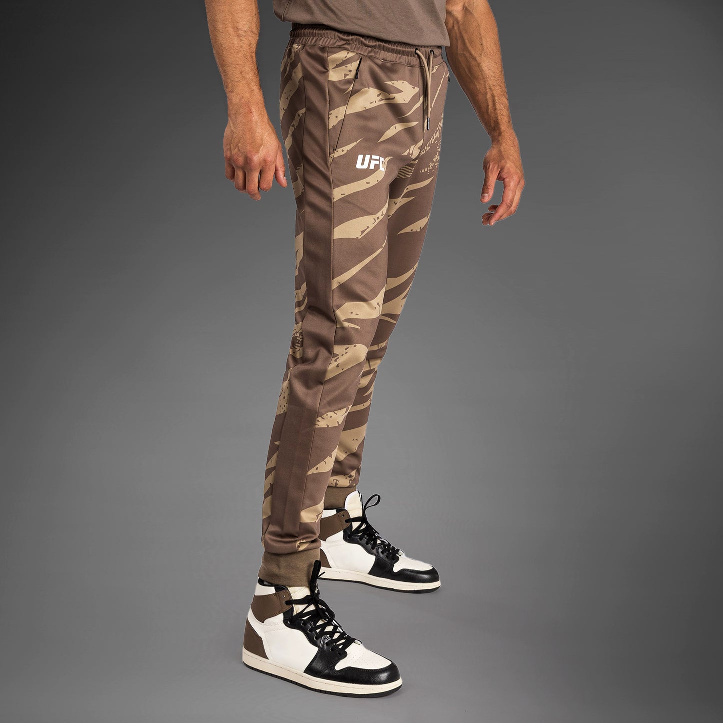 UFC Adrenaline By Venum Fight Week 男性用パンツ - Desert Camo