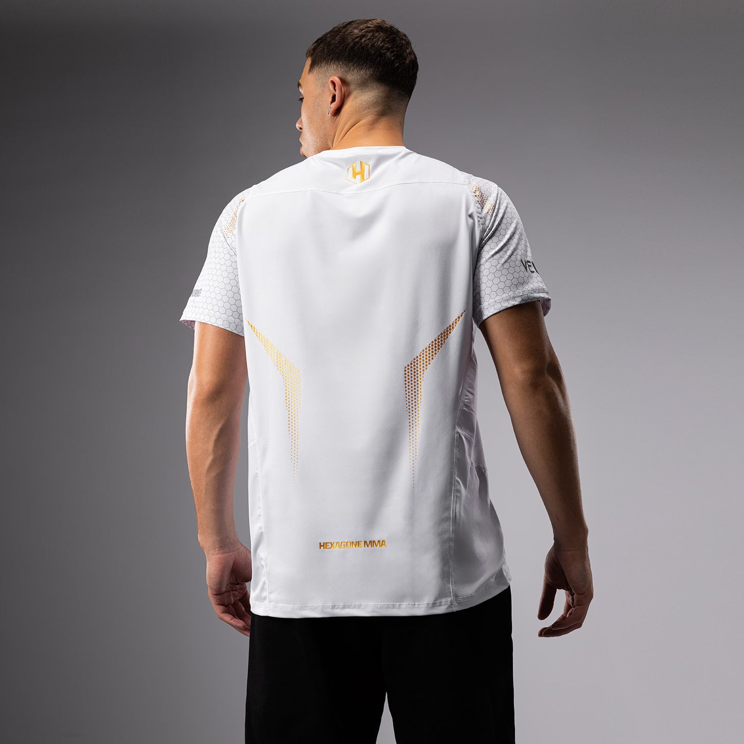 FK x Venum Hexagone MMA Tシャツ - ホワイト/ゴールド