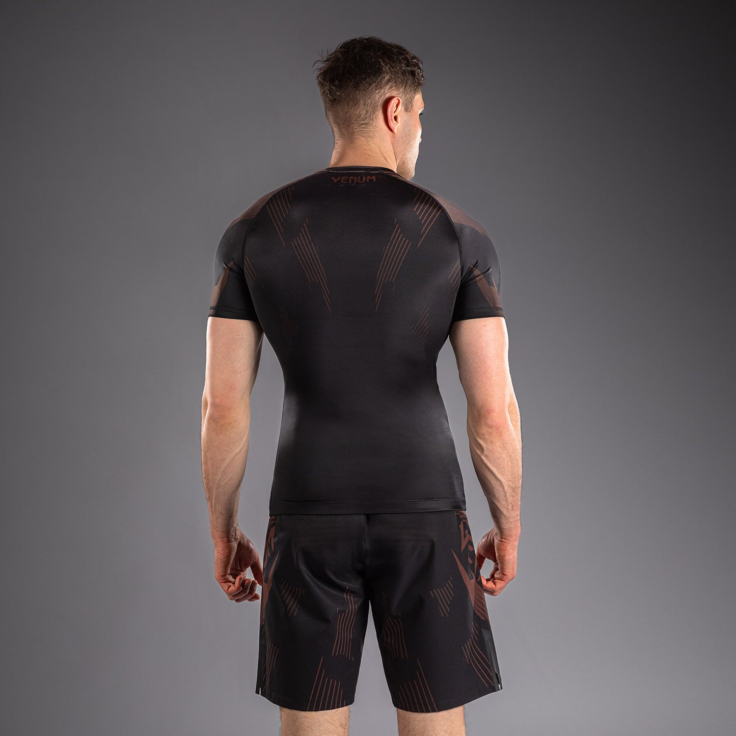 Venum No-Gi 6.0 半袖ラッシュガード - ブラック/ブラウン
