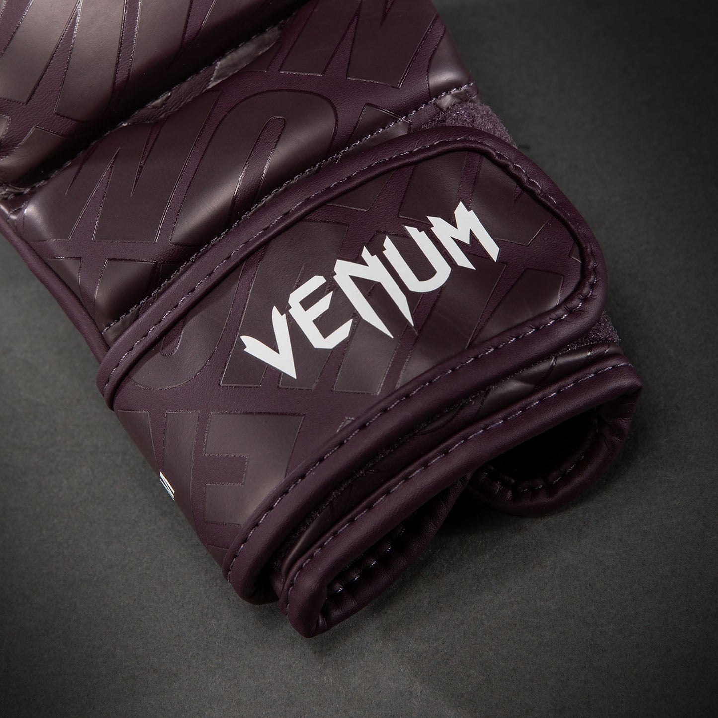 Venum Contender 1.5 XT 3D スパーリンググローブ - ダークパープル