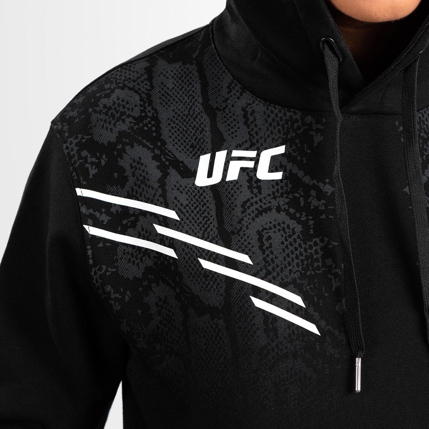 UFC Adrenaline by Venum Replica 女性用プルオーバー・パーカー - ブラック