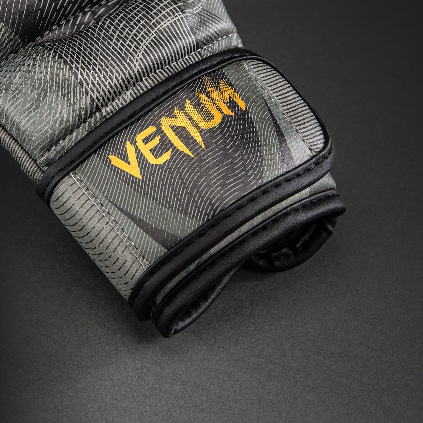 Venum Galactic 3.0 スパーリンググローブ - ブラック/ゴールド
