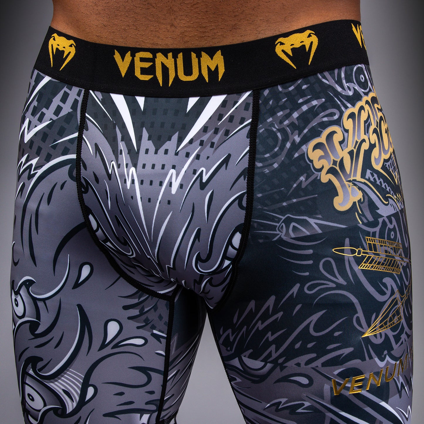 Venum Wolf Atak コンプレッションショーツ – ブラック/グレー