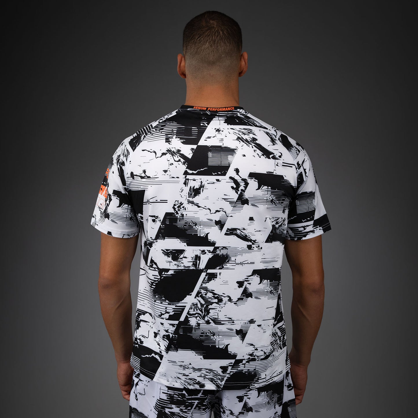 UFC Zenith by Venum Authentic Fight Week パフォーマンス半袖Tシャツ メンズ - ホワイト