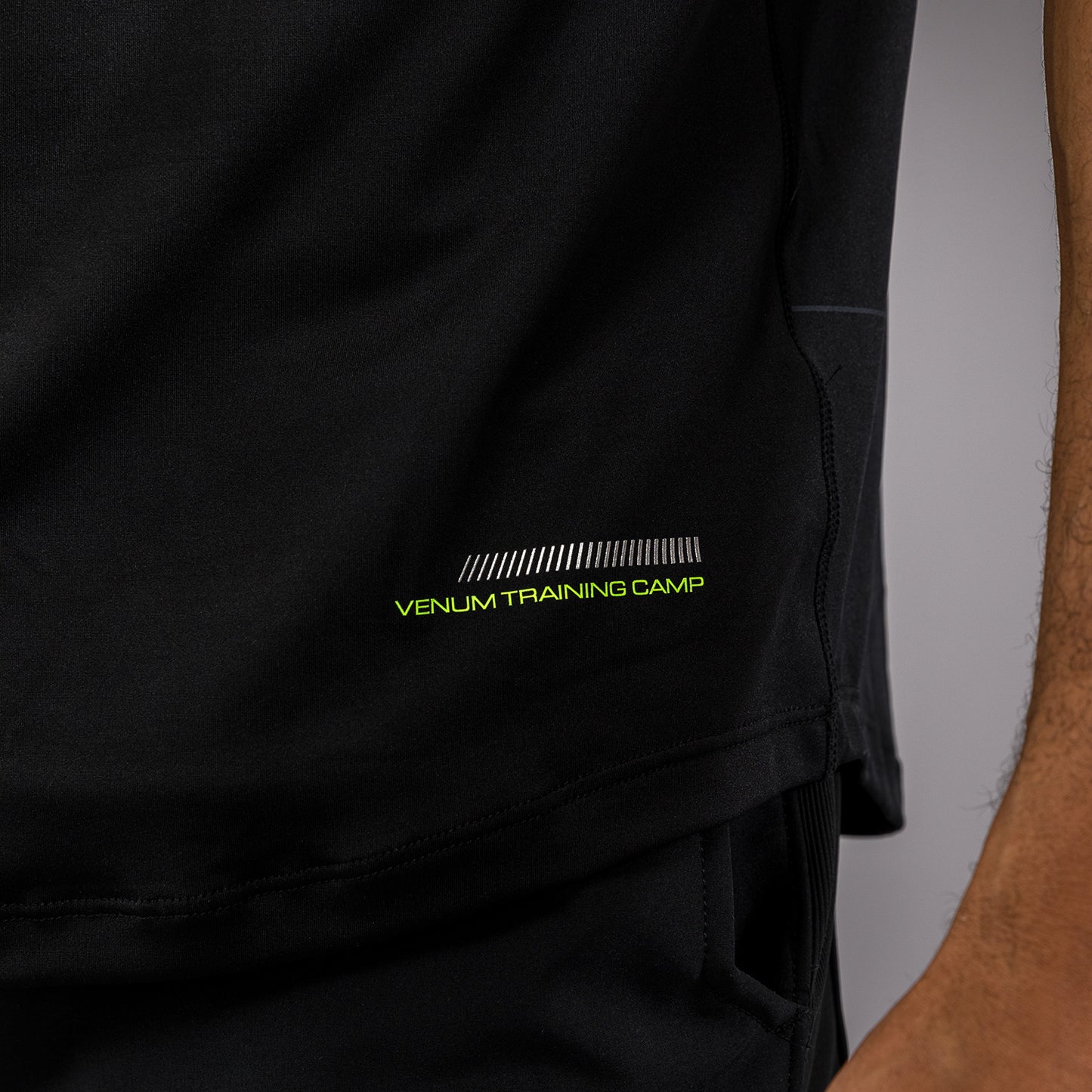 Venum Training Camp 4.0 メンズ・ドライテックTシャツ - ブラック／ネオングリーン