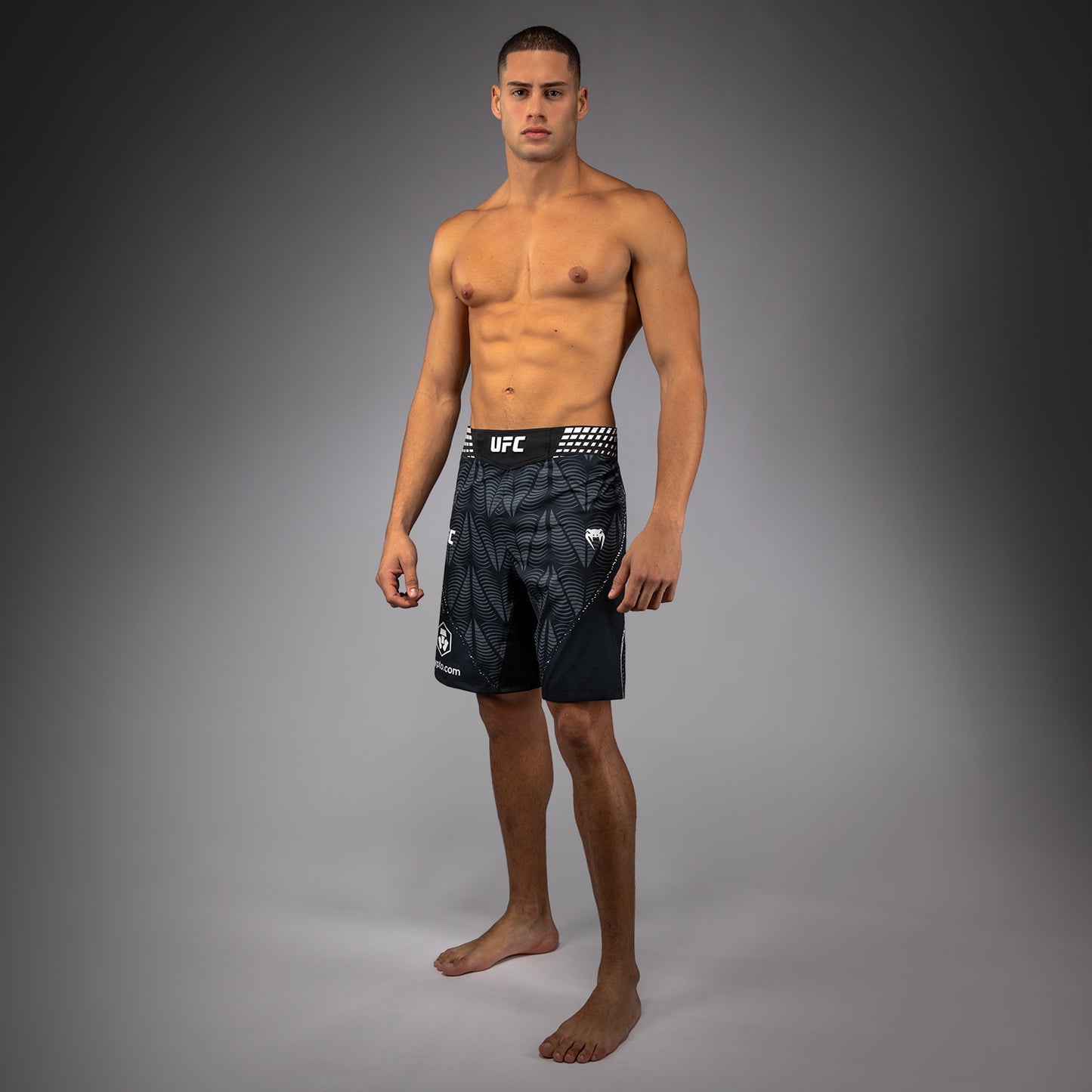 UFC Zenith by Venum Authentic Fight Night ロングフィットファイトショーツ メンズ - ブラック