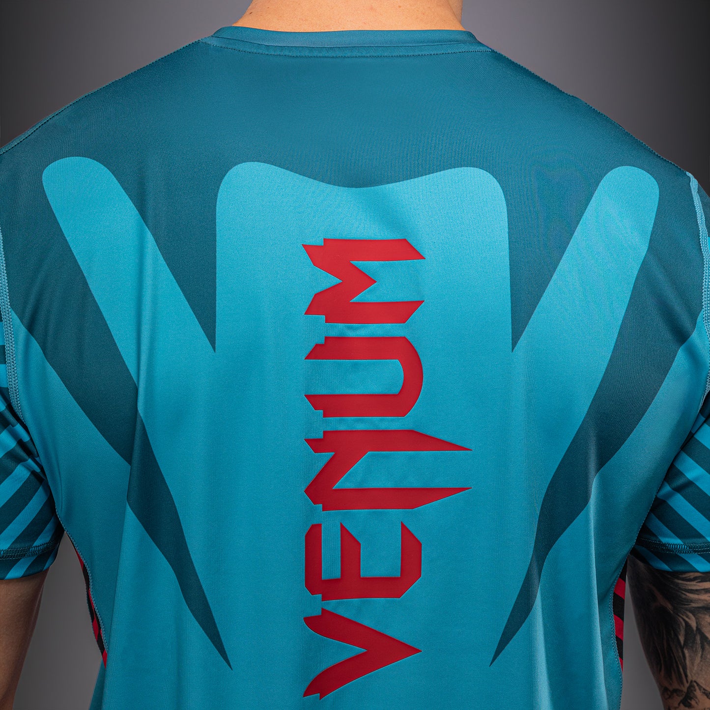 Venum Attack 90 ドライテックTシャツ – ターコイズ/レッド