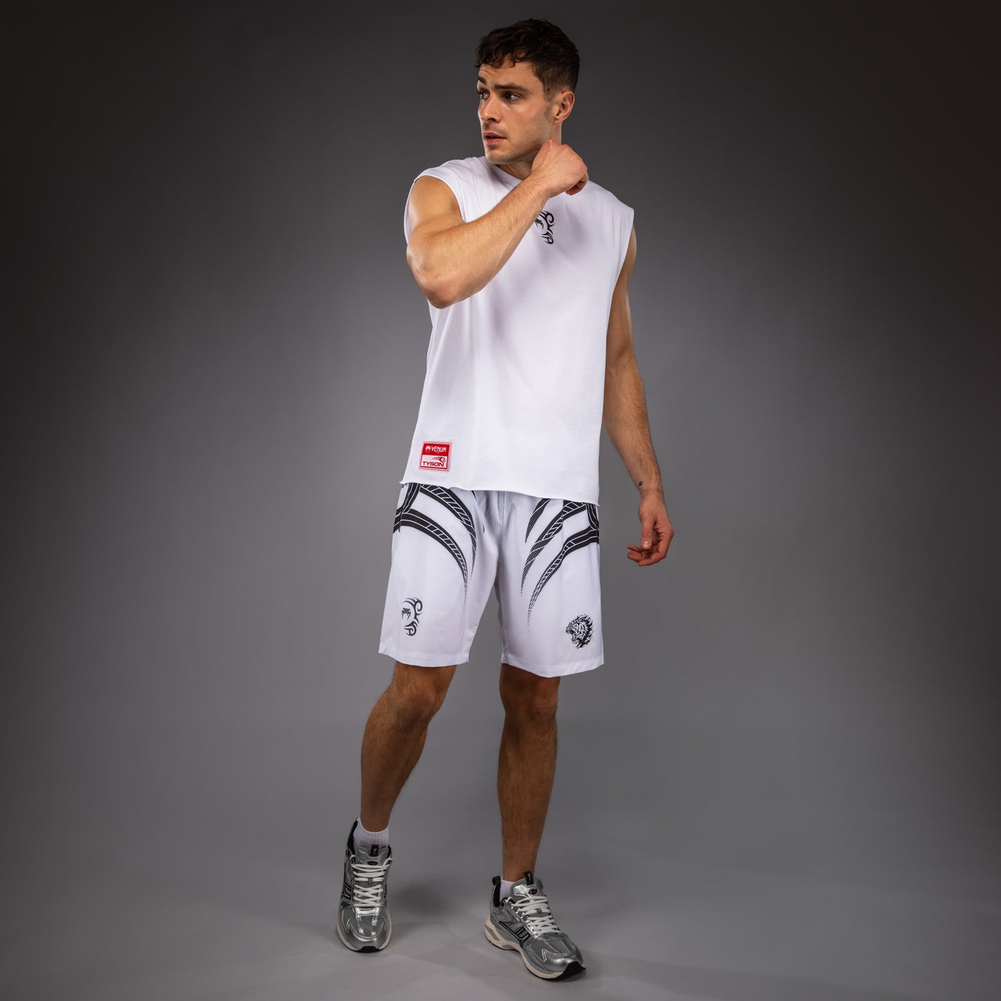 Venum x Mike Tyson Tiger ノースリーブTシャツ - オプティカルホワイト