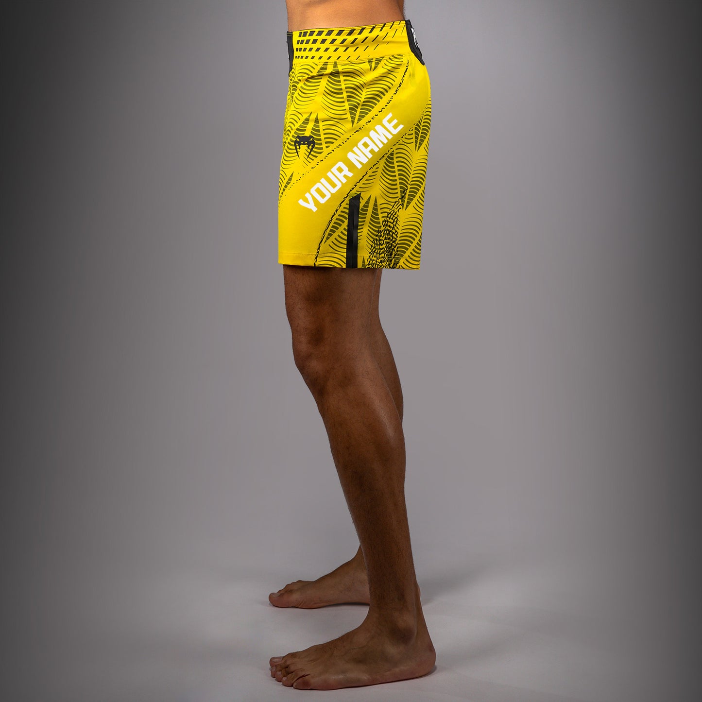 UFC Zenith by Venum Authentic Fight Night ショートフィットファイトショーツ メンズ - イエロー