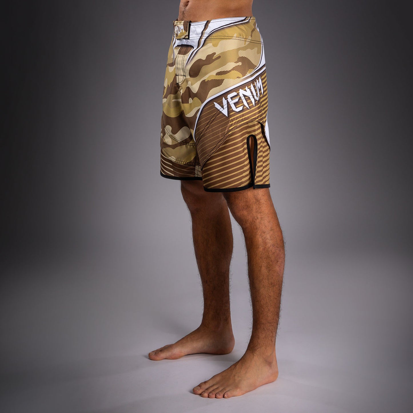 Venum Camo Hero ファイトショーツ - ライトベージュ/ブラウン
