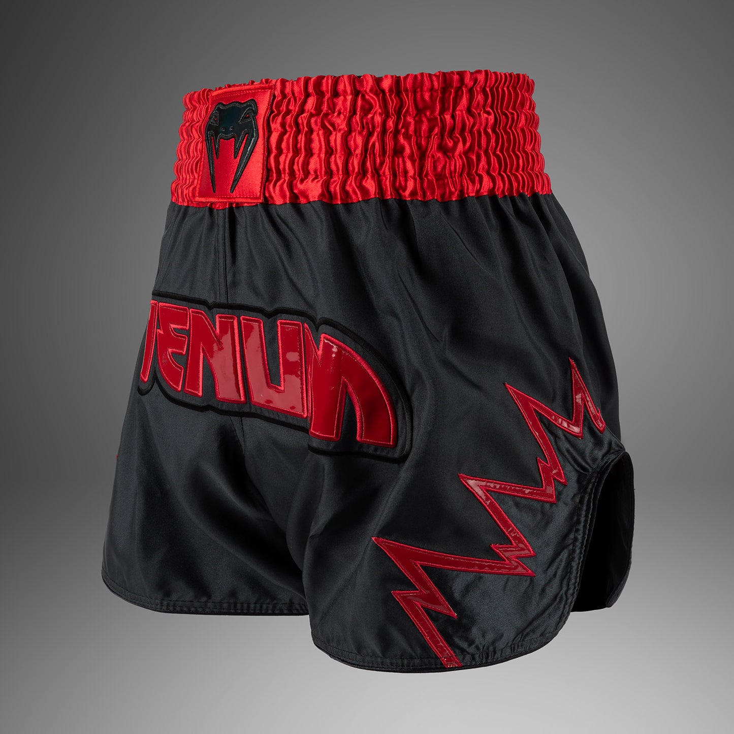 Venum Inferno Muay Thai ショーツ - チャコールグレー/レッド