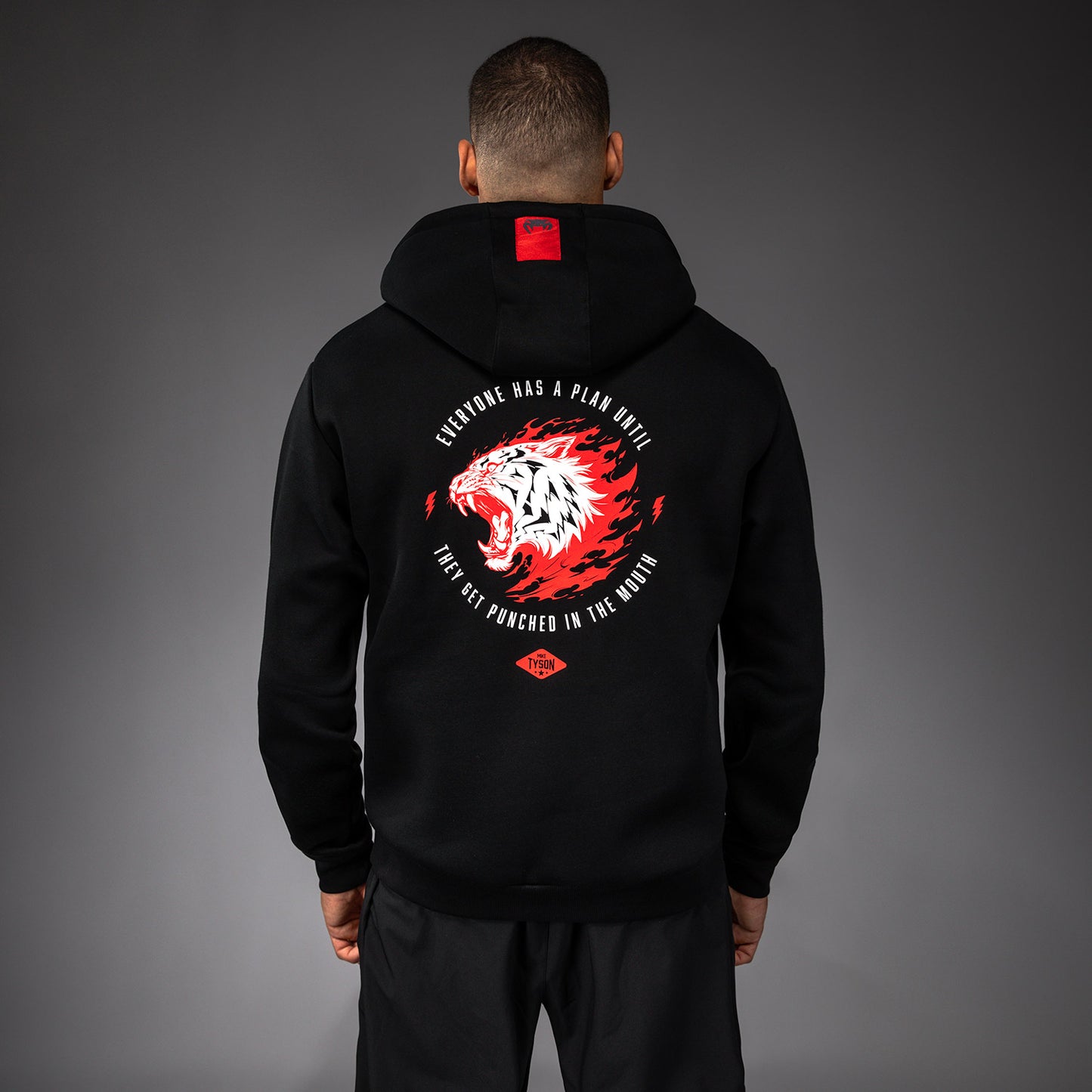 Venum x Mike Tyson Tiger フーディー - ディープブラック/インテンスレッド