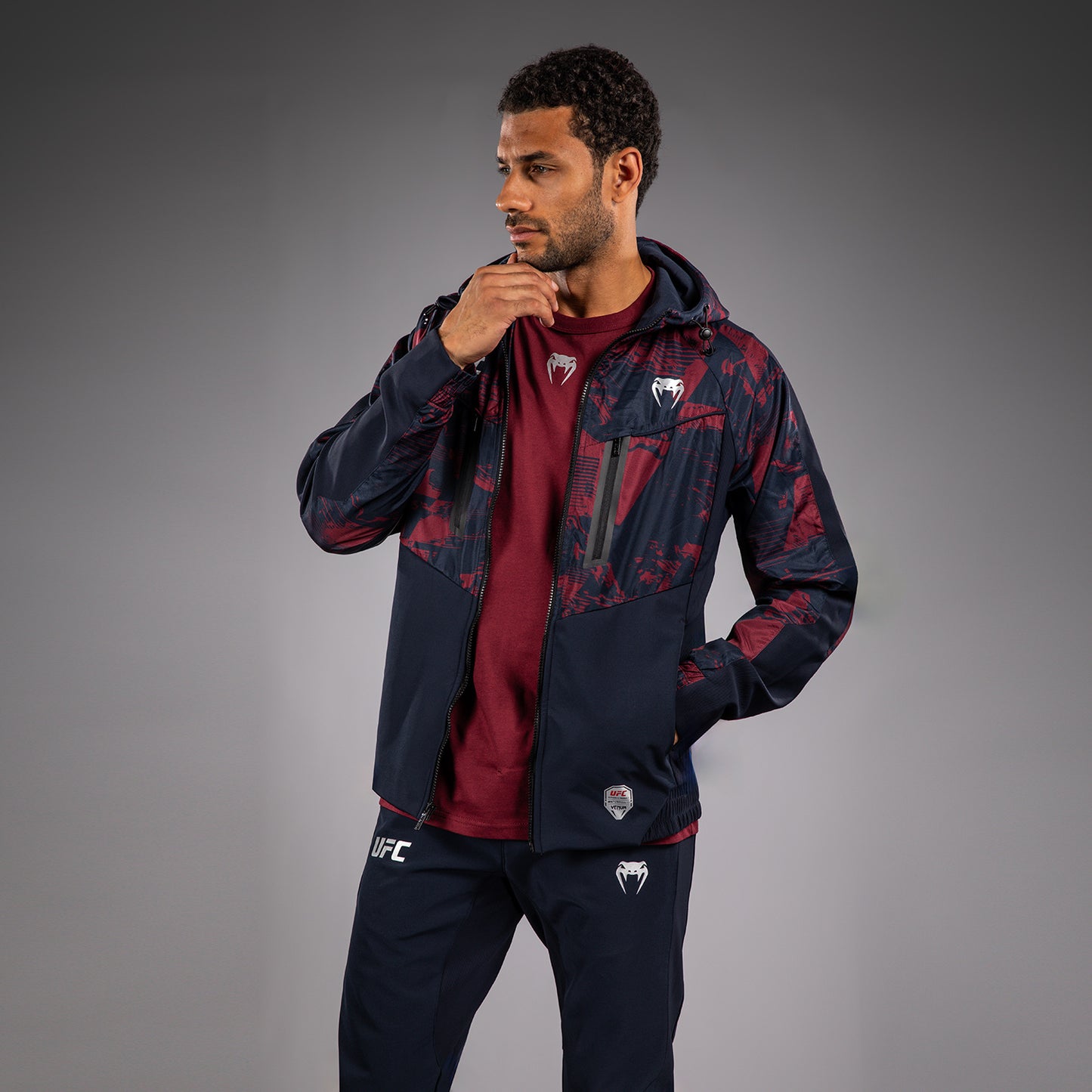 UFC Zenith by Venum Authentic Fight Week ジップパーカー メンズ - ネイビーブルー/バーガンディ/シルバー