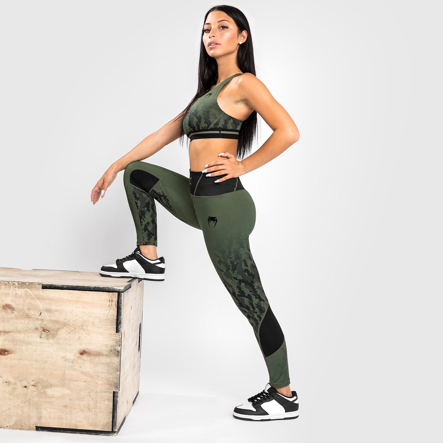 UFC VENUM本格的なファイトウィークウィメンズパフォーマンスタイト - カーキ