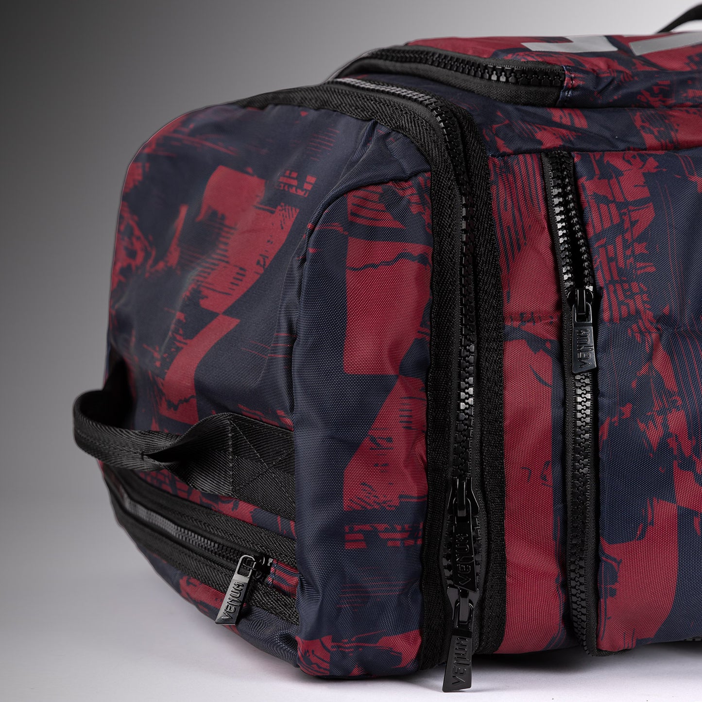 UFC Zenith by Venum Authentic Fight Week スポーツバッグ - バーガンディ