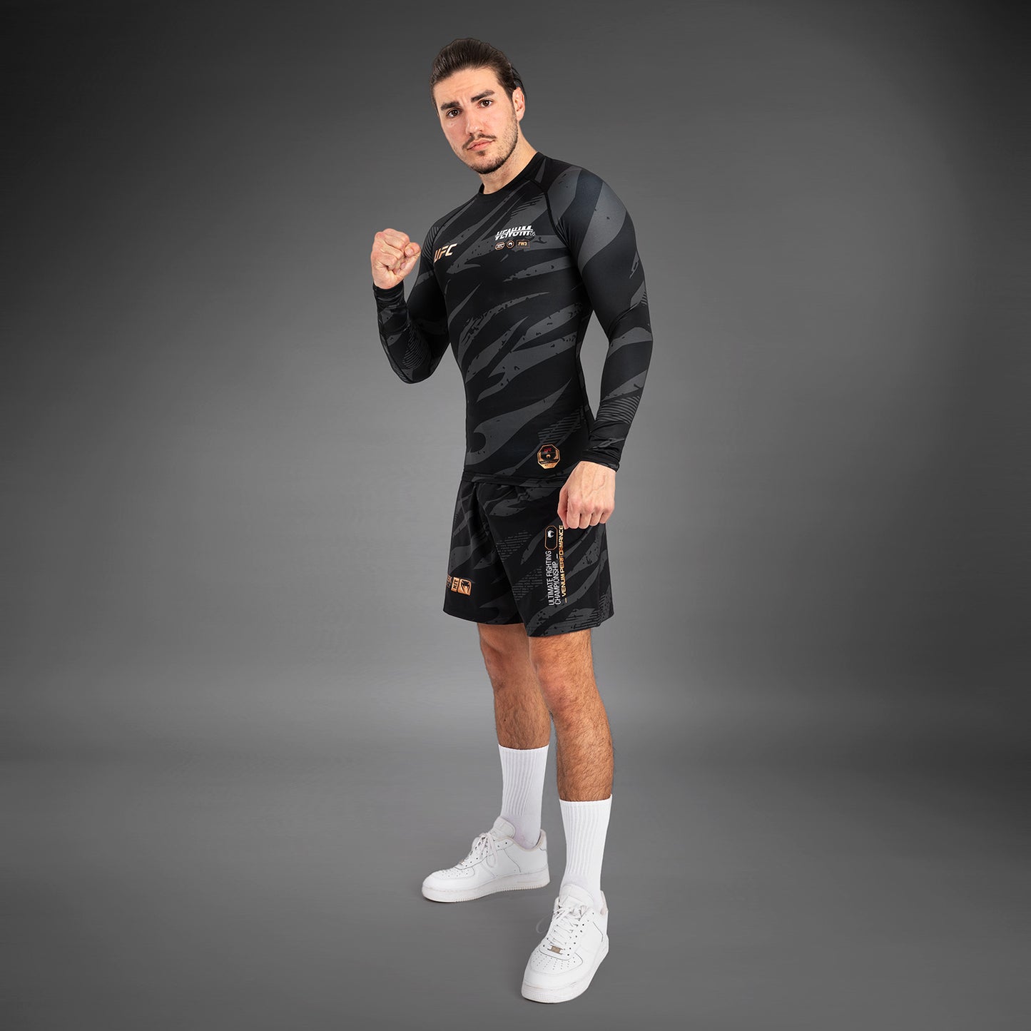 UFC Adrenaline By Venum Fight Week Performance  ロングスリーブラッシュガード - Urban Camo