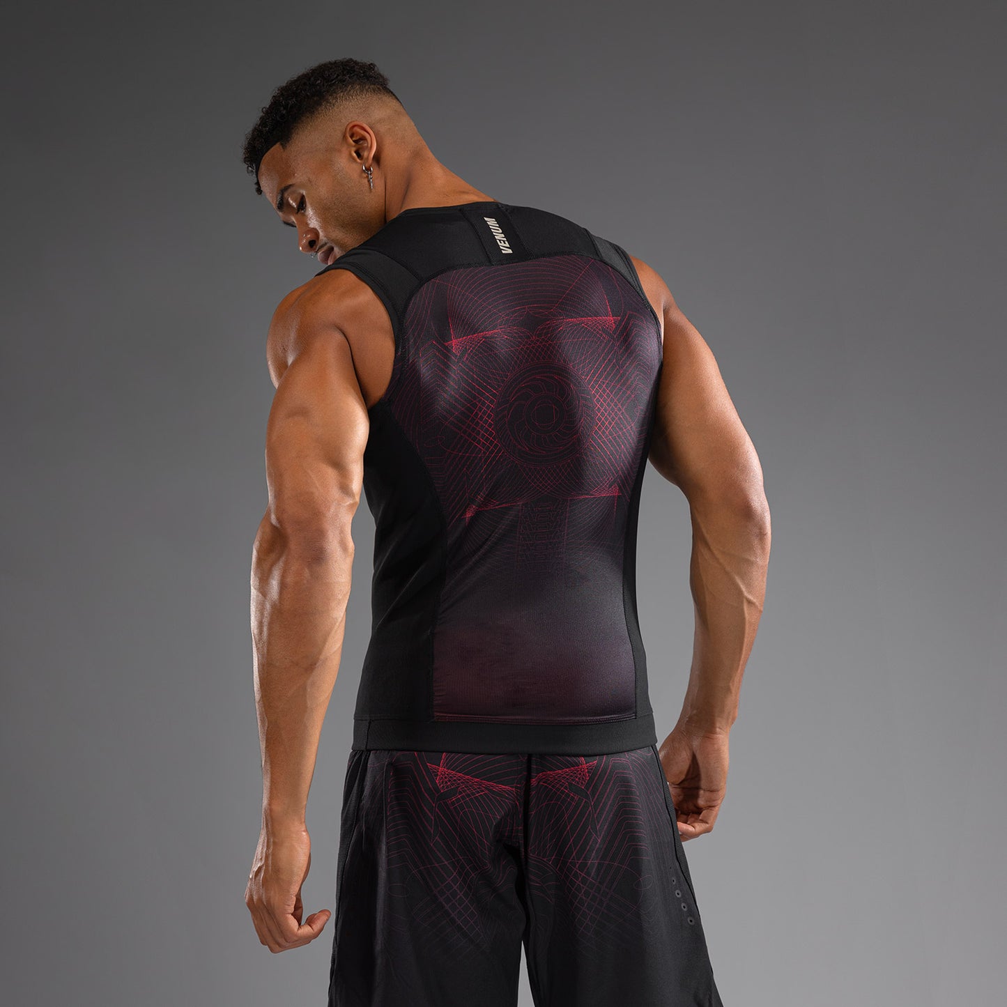 Venum G-Fit Air ノースリーブラッシュガード メンズ - ディープブラック/ファイヤーレッド
