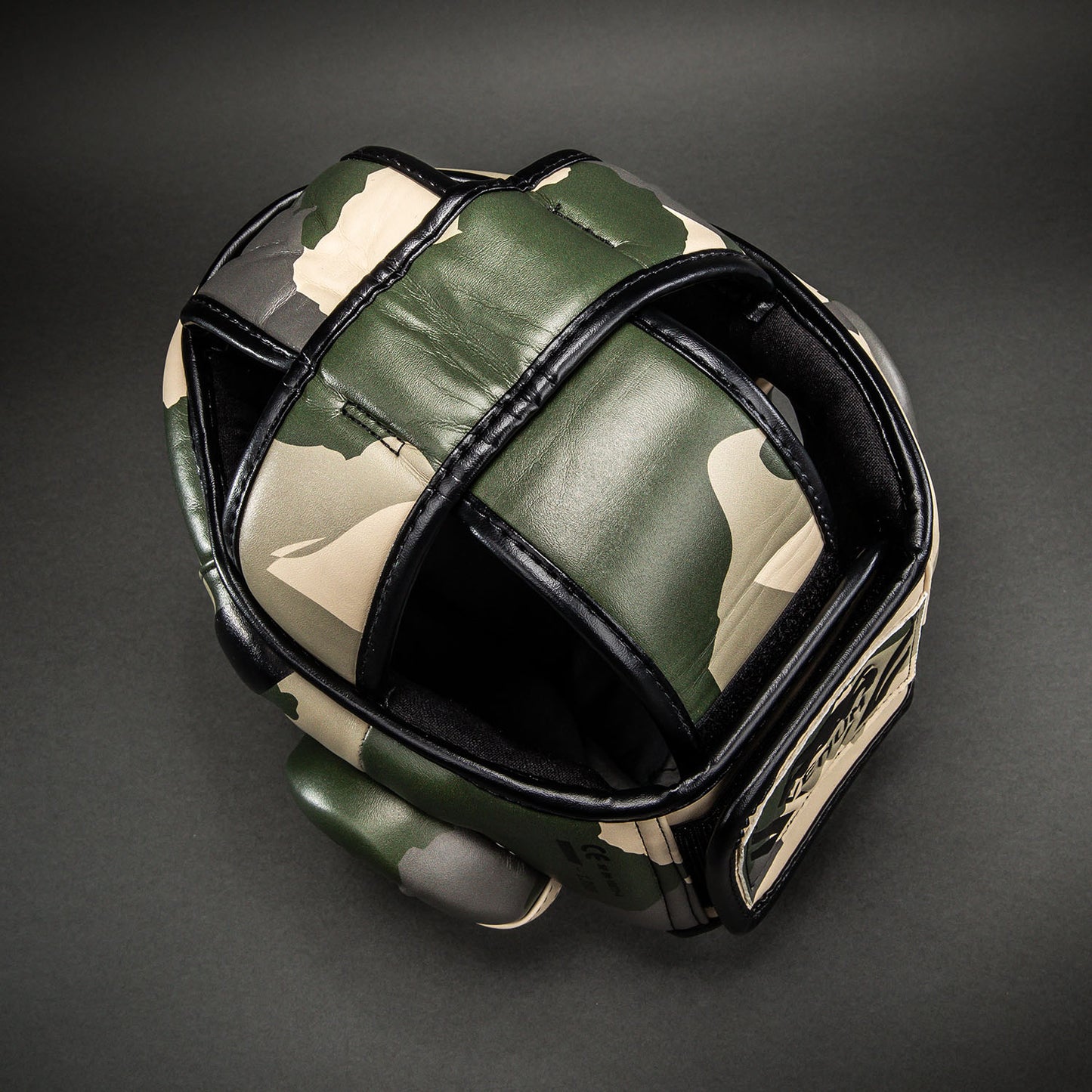 Venum Elite Camo ヘッドギア – カーキ/オフホワイト