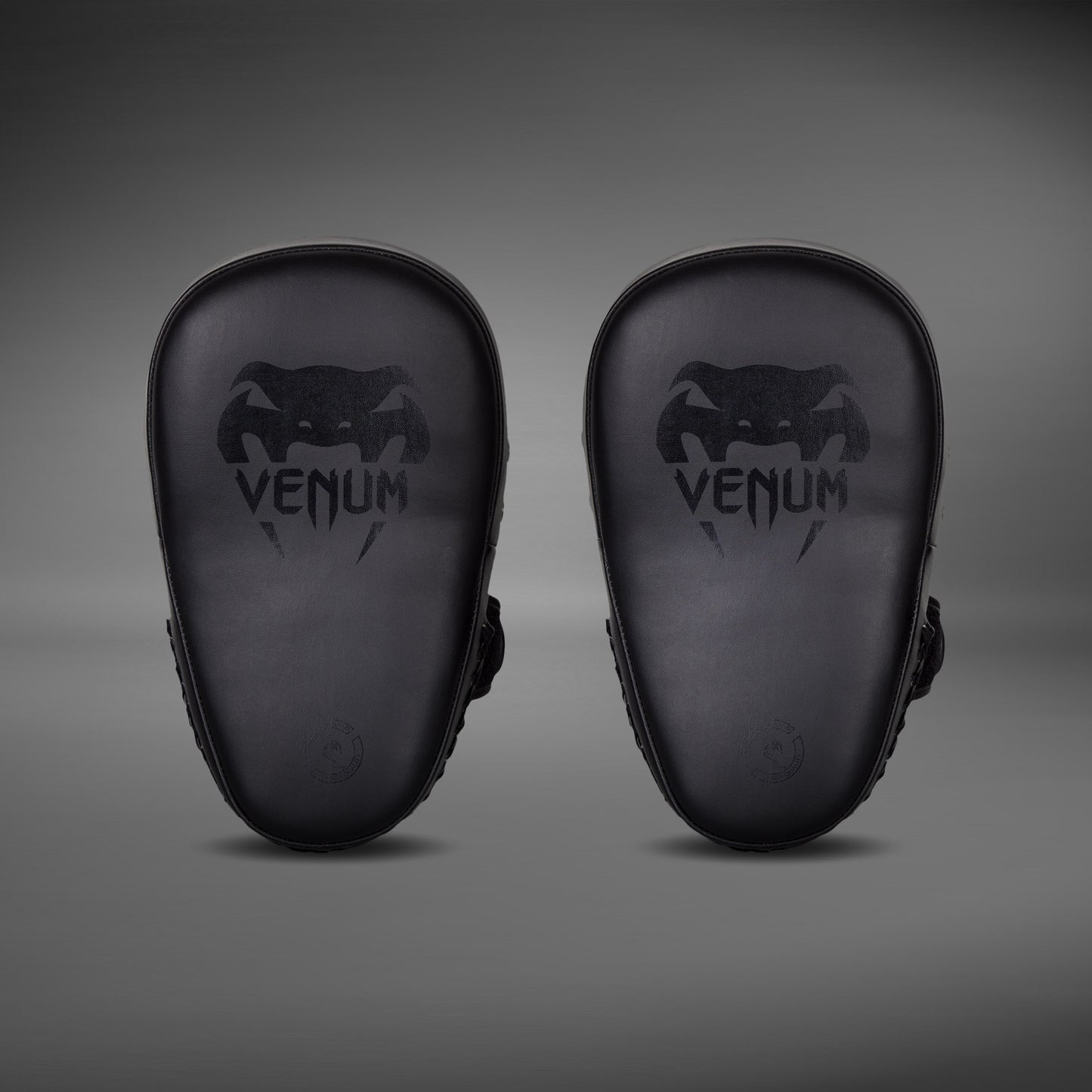 Venum Elite Big Focus ミット：ブラック/ブラック