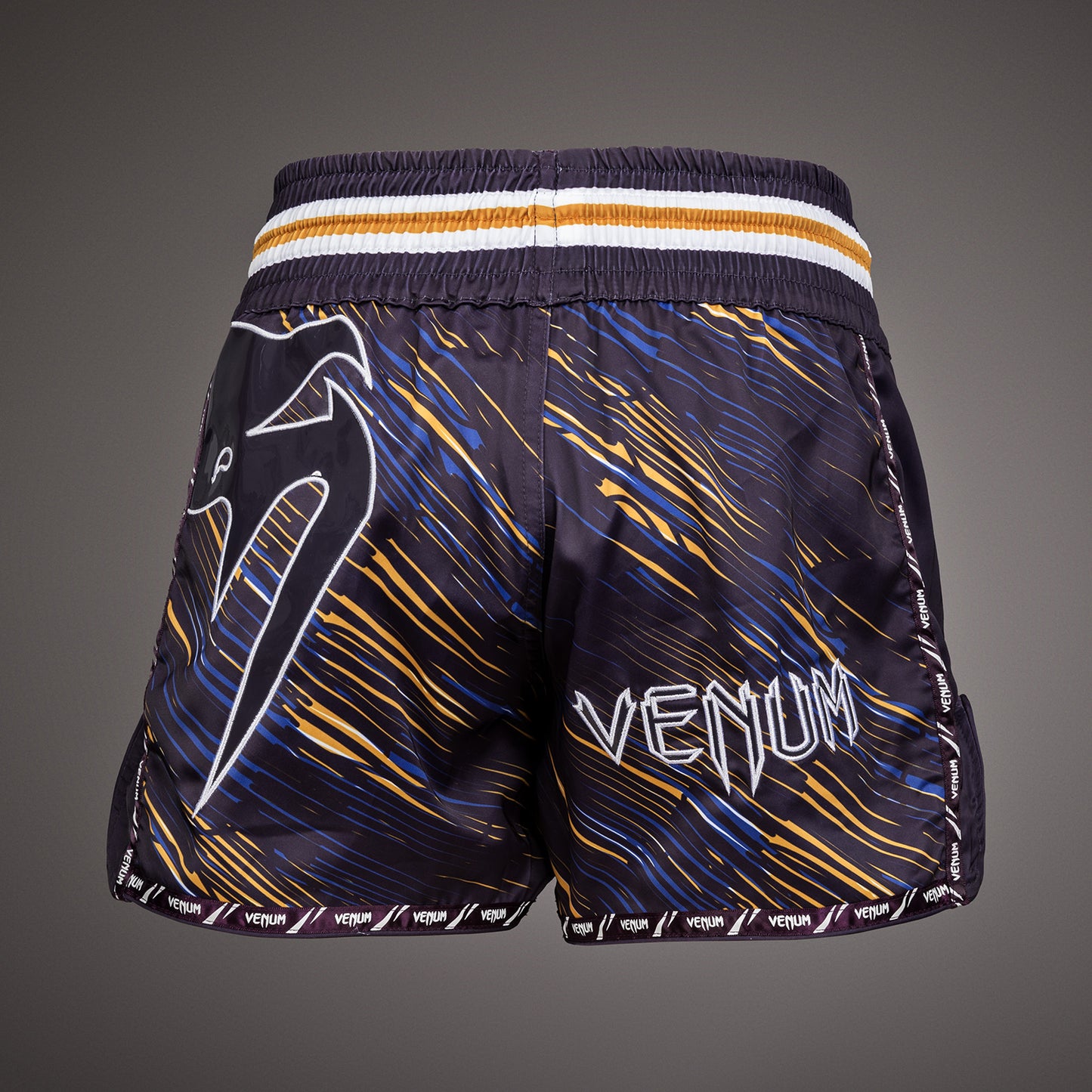 Venum Giant ムエタイ・ショーツ - ダークパープル