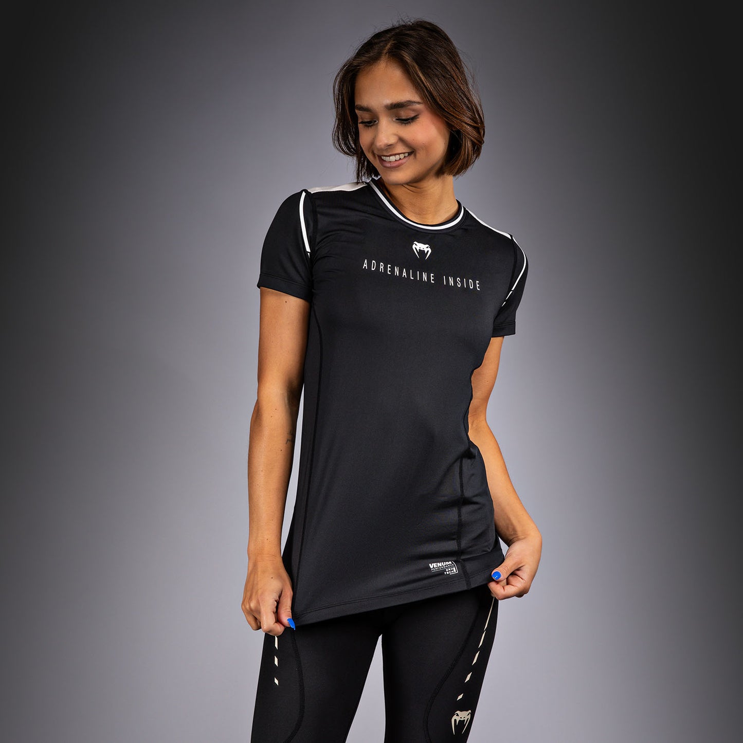 Venum Adrenaline Women's ドライテックTシャツ – ブラック/アイボリー