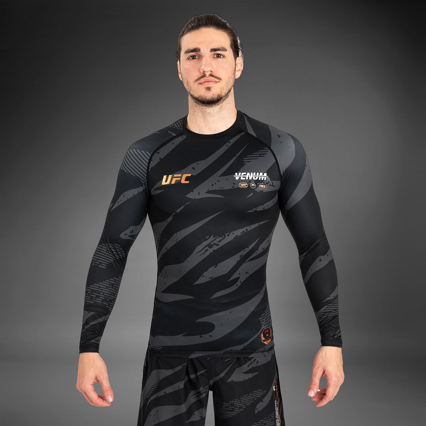 UFC Adrenaline By Venum Fight Week Performance  ロングスリーブラッシュガード - Urban Camo
