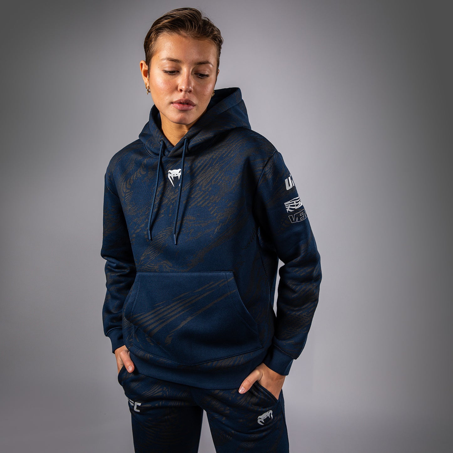 UFC Fusion by Venum Fight Week フード付きスウェットシャツ（女性用） - オーシャニックブルー
