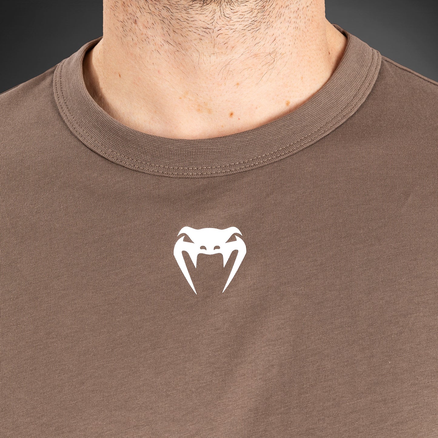 UFC Adrenaline By Venum Fight Week -  メンズ半袖Tシャツ - Bronze