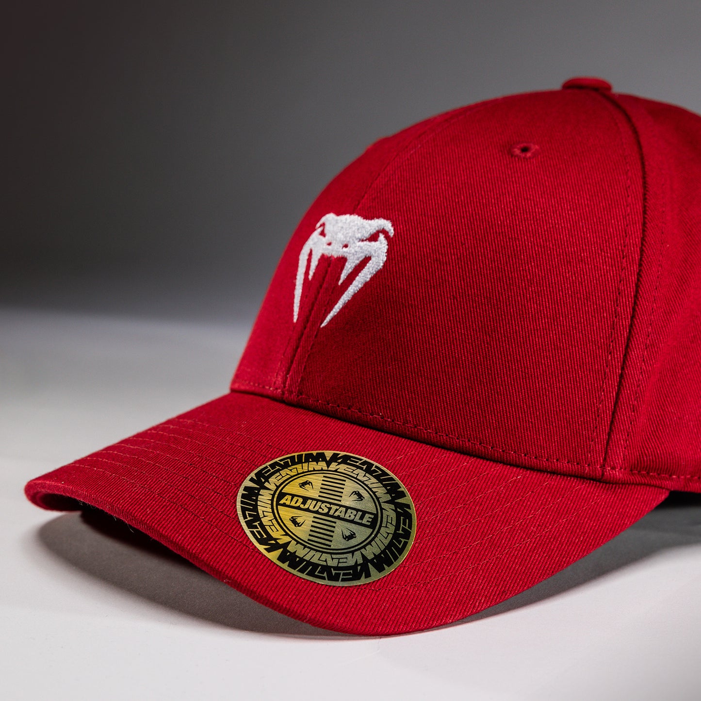 Venum Classic 2.0 キャップ - チェリーレッド