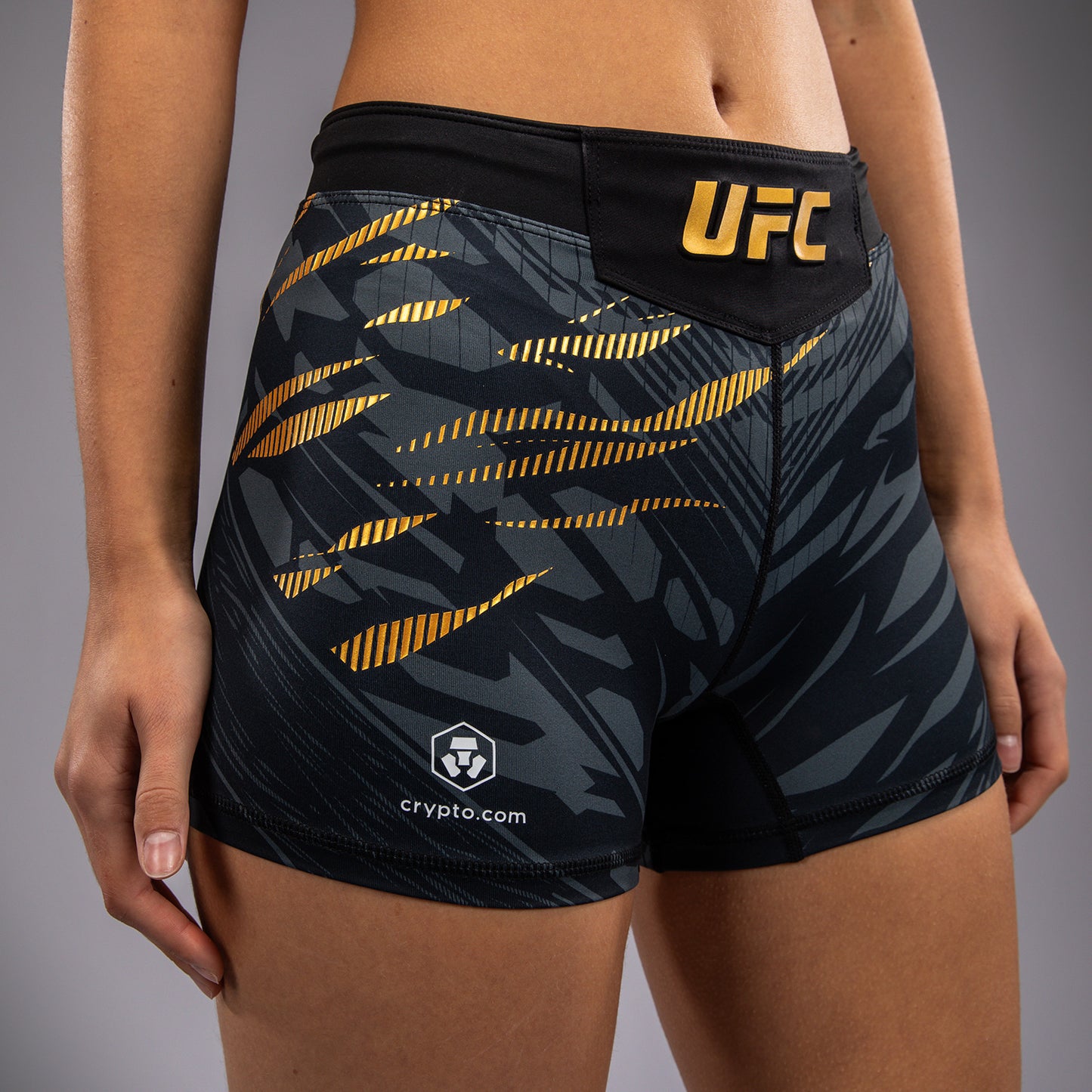 UFC Fusion by Venum Authentic Fight Night ヴァレトゥードショーツ（女性用、フィットコルト） - チャンピオン