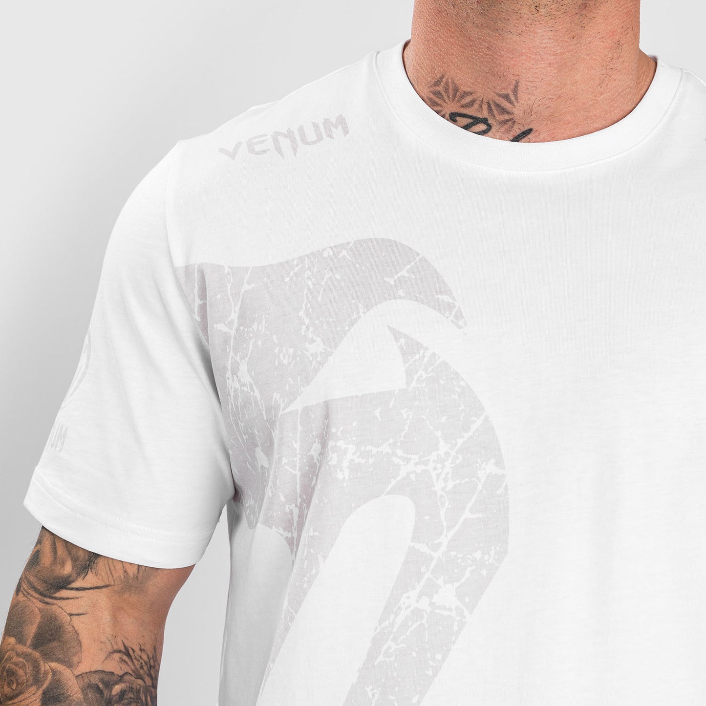 Venum Giant Tシャツ レギュラーフィット - ホワイト
