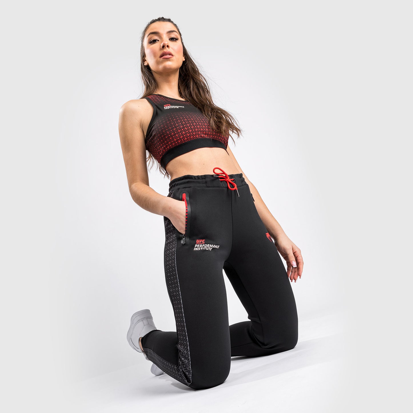 Venum UFCパフォーマンスインスティテュートスウェットパンツ-女性用-黒/赤