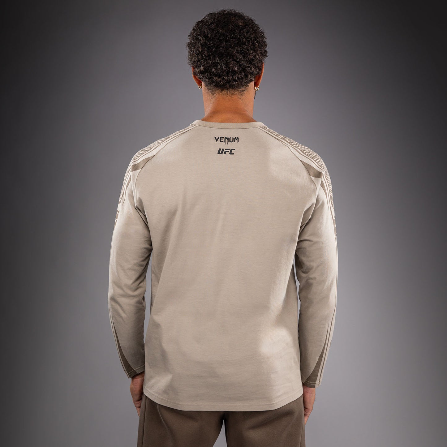 Venum UFC Unity by Venum Authentic Fight Week メンズ 長袖Tシャツ - サンド