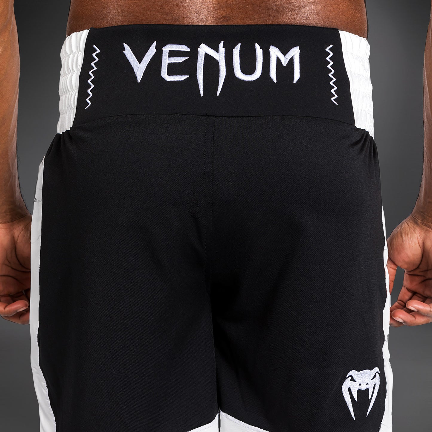 Venum Classic ボクシング・ショーツ - ブラック／ホワイト