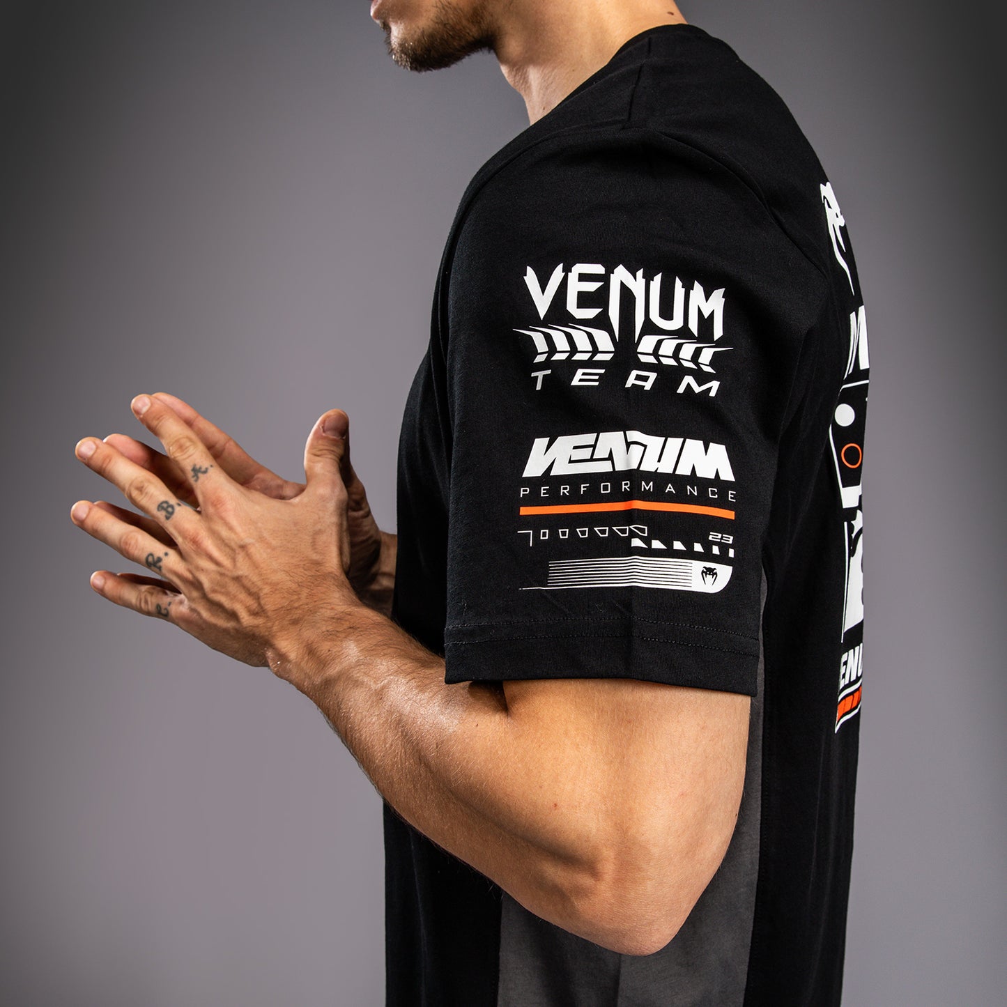Venum Motorsport - ディープブラック Tシャツ